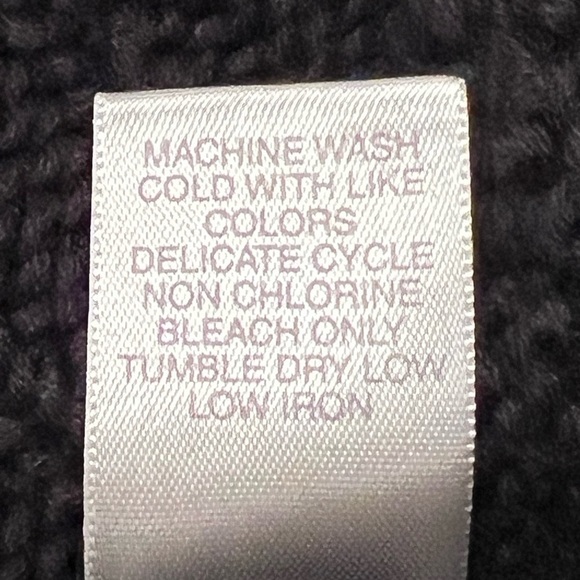 Black Sweater with Cable Knit Design - Picture 4 of 9